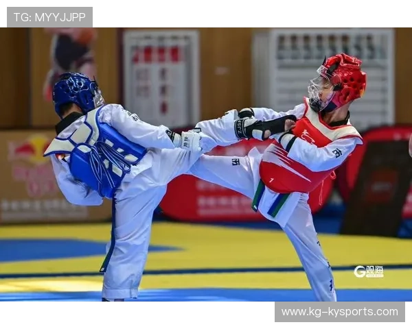 大型跆拳道全国家庭联赛，家庭运动新体验，跆拳道全家福照片